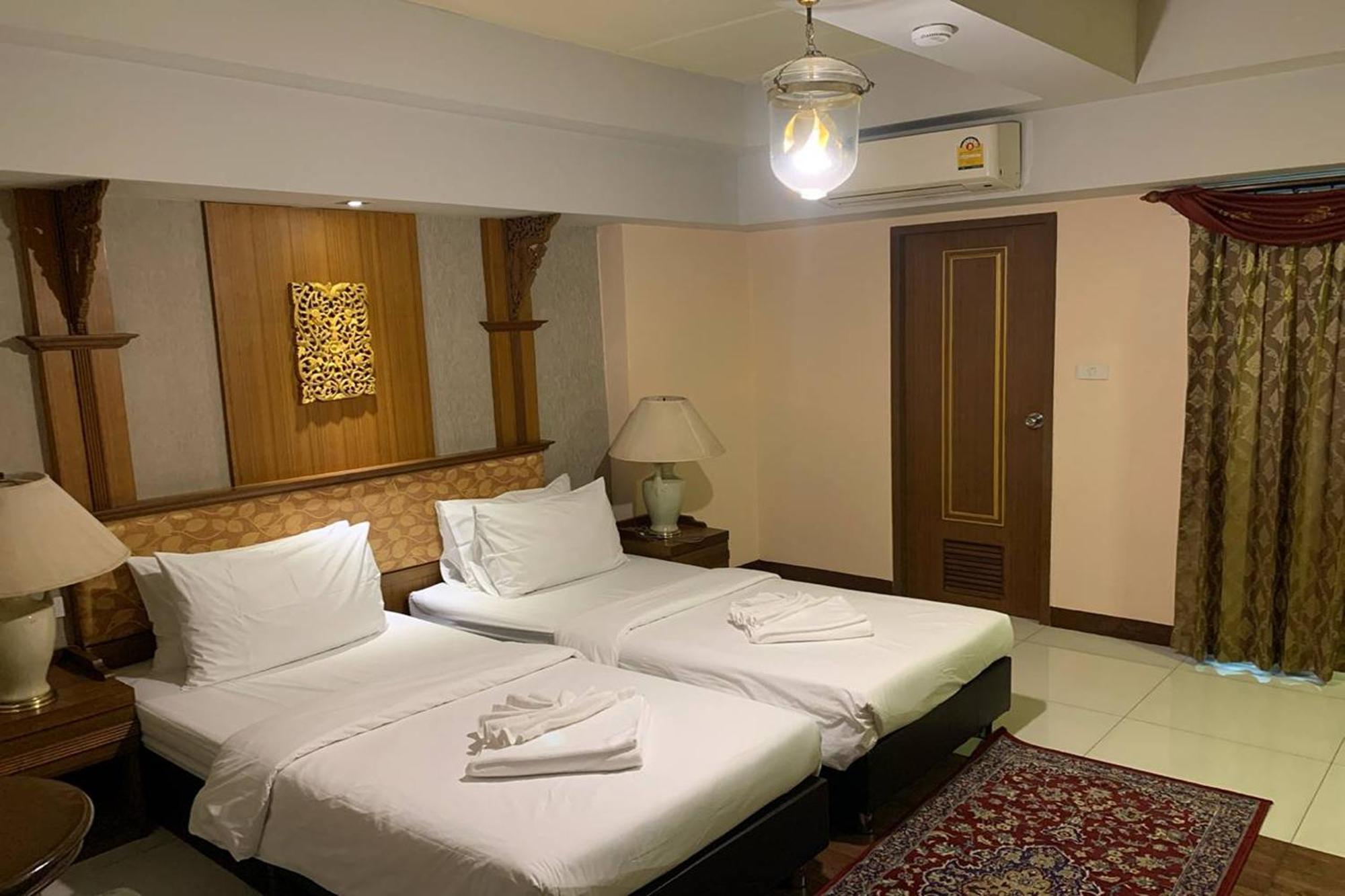 Kim Hotel At Morleng Bangkok Bagian luar foto
