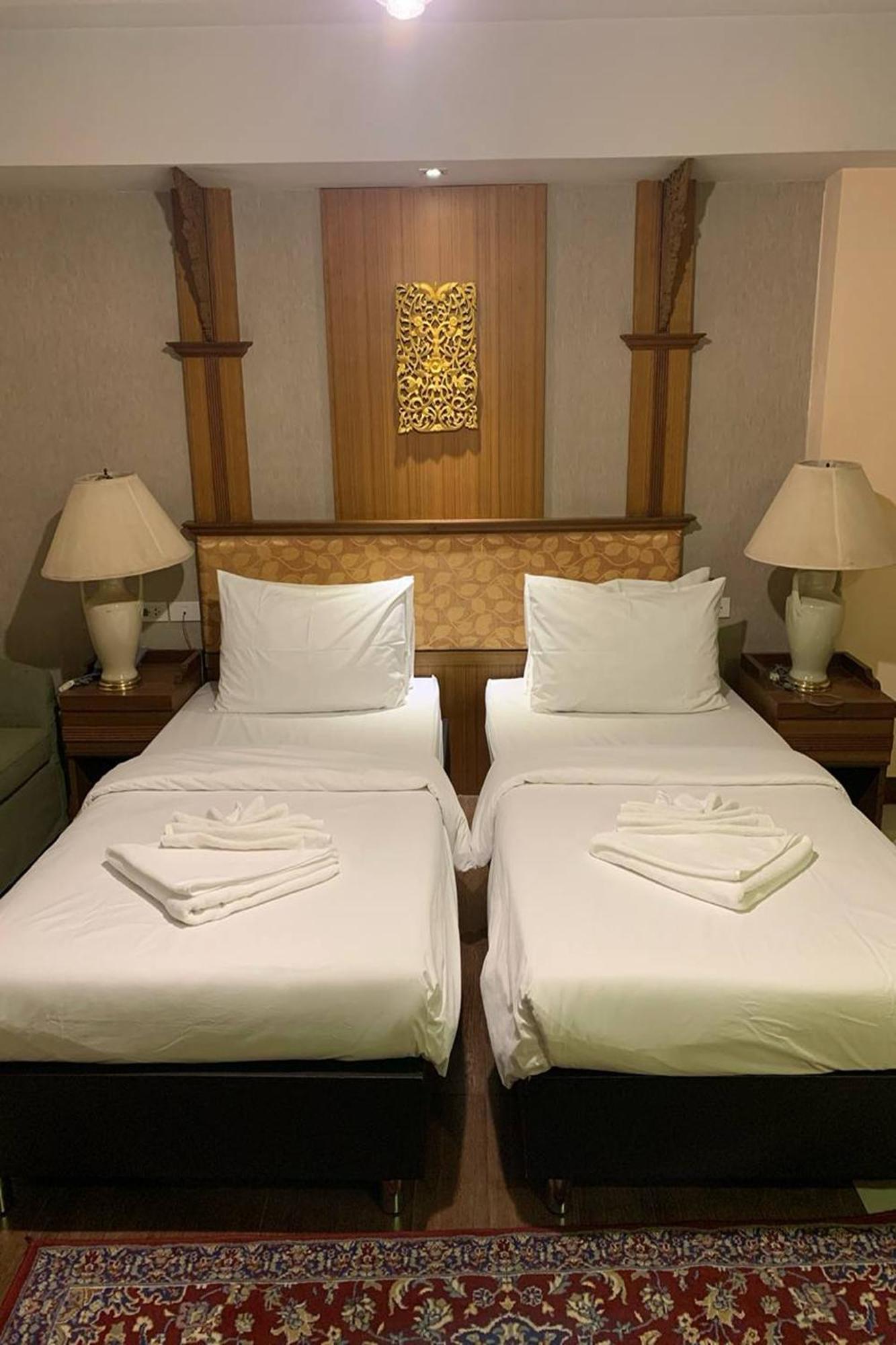 Kim Hotel At Morleng Bangkok Bagian luar foto