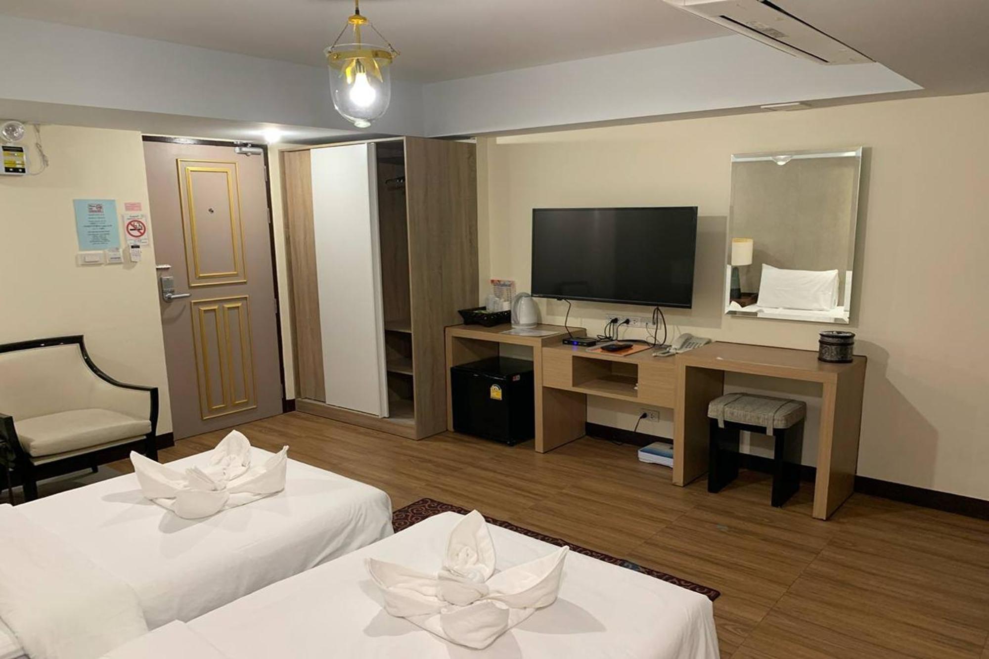 Kim Hotel At Morleng Bangkok Bagian luar foto