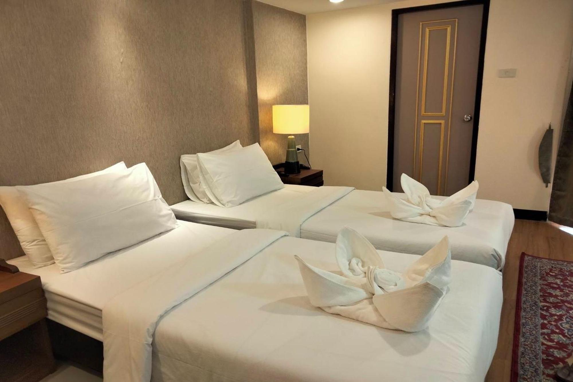 Kim Hotel At Morleng Bangkok Bagian luar foto