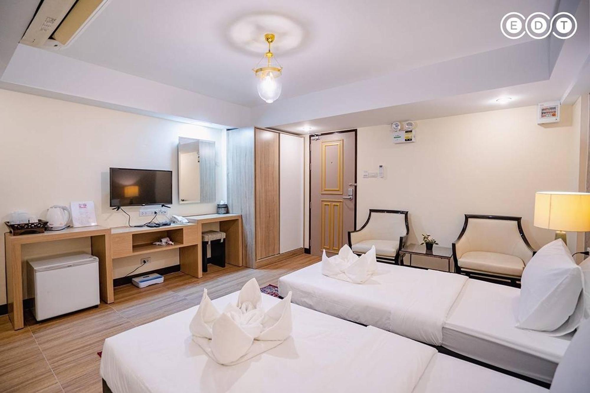 Kim Hotel At Morleng Bangkok Bagian luar foto