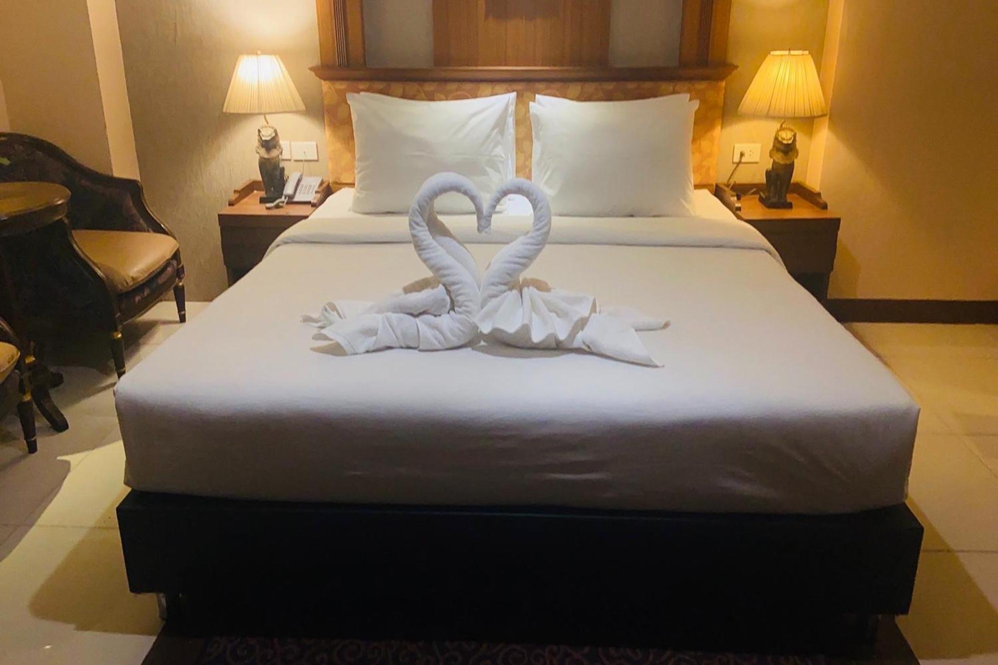 Kim Hotel At Morleng Bangkok Bagian luar foto